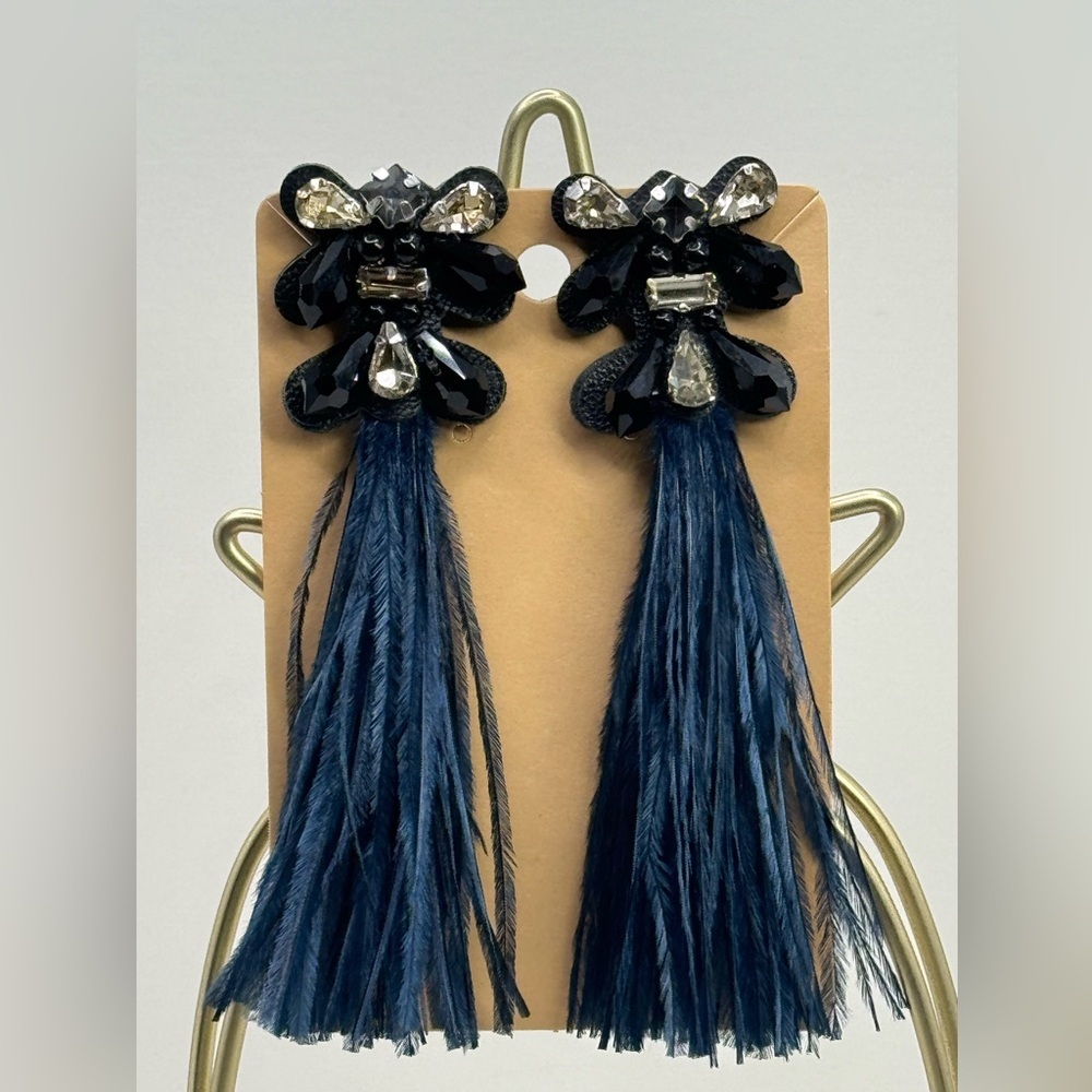 Stella & Dot French Twist Feather stud earrings